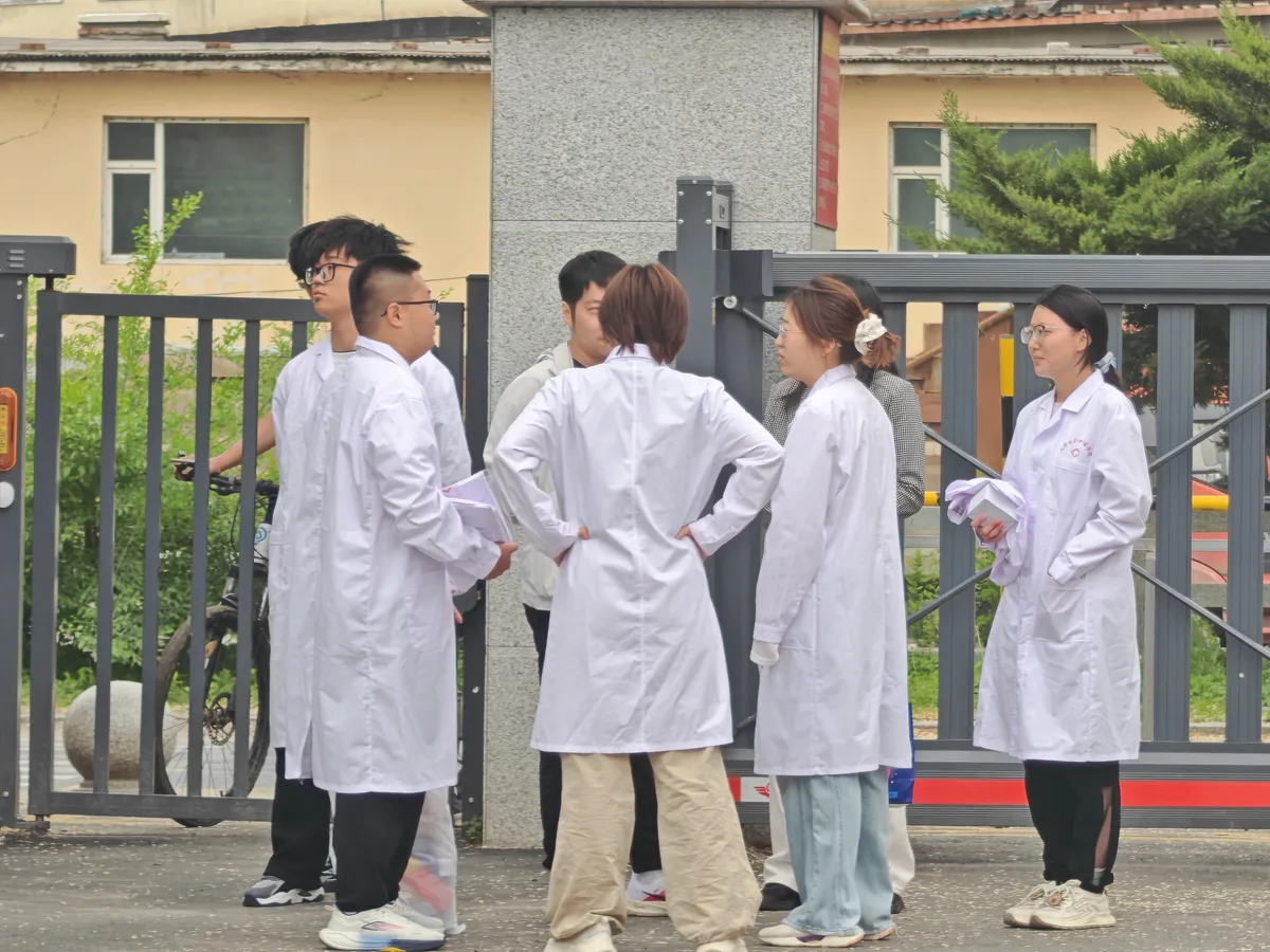 志愿者团队集结准备进校(2026-05-25 · 吉林蛟河)
